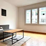 2 Bedroom Cosy Apartment Next To Lake
