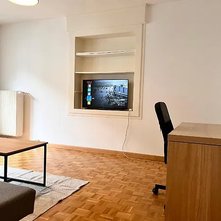 2 Bedroom Cosy Next To Genève