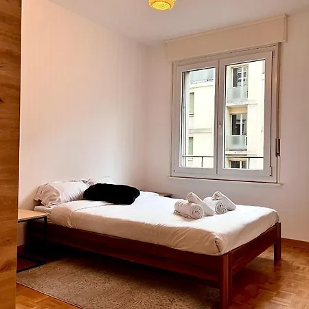 2 Bedroom Cosy Next To
