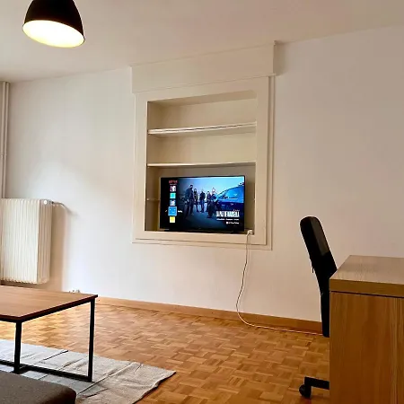 2 Bedroom Cosy Next To *